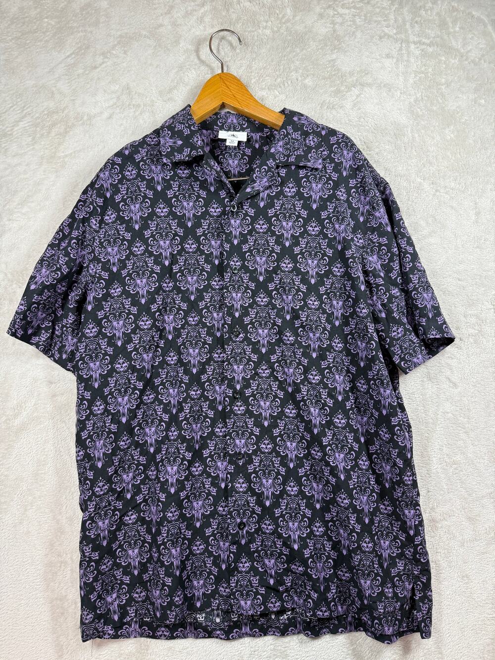 Disney Haunted Mansion Shirt Mens Medium Purple Wallpaper Damask Short Sleeve